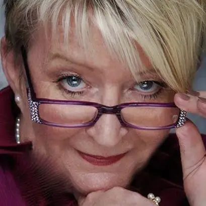 Pauline Daniels at Hot Water Comedy Club