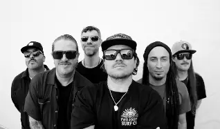 THE ELOVATERS en The Showbox