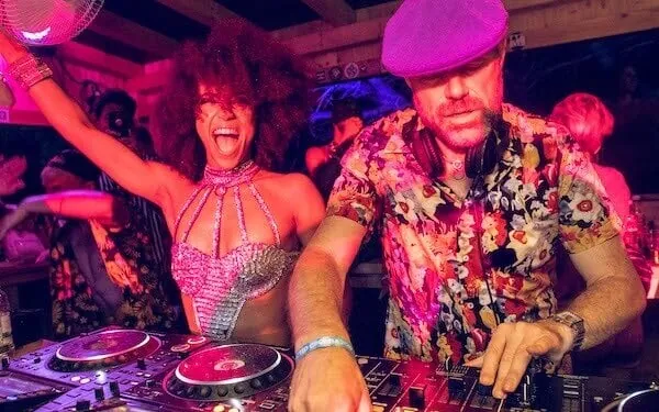 Dave 'Love' Lee (Extended Day Set)