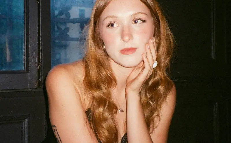 BELLA WHITE