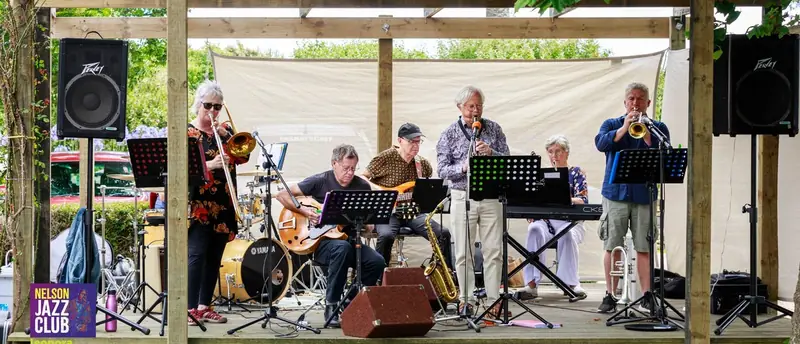 Dixie Swing à The Honest Lawyer