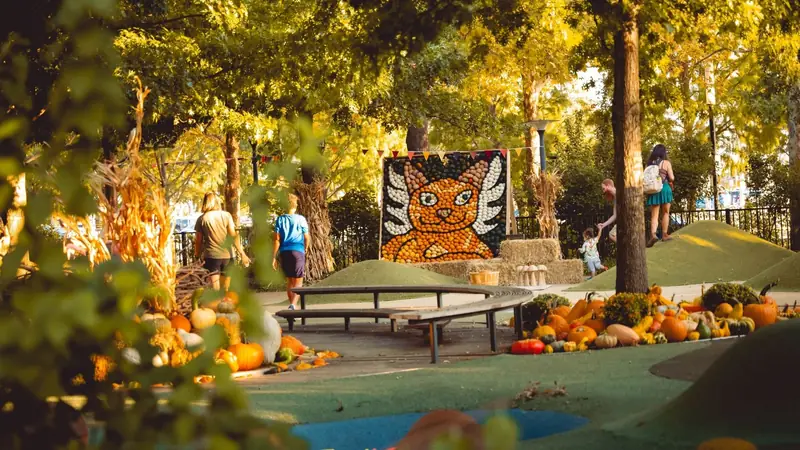 Pumpkinville: Road to Route 66 en Myriad Botanical Gardens