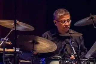 Mike Kawabe à The Rex Hotel Jazz & Blues Bar