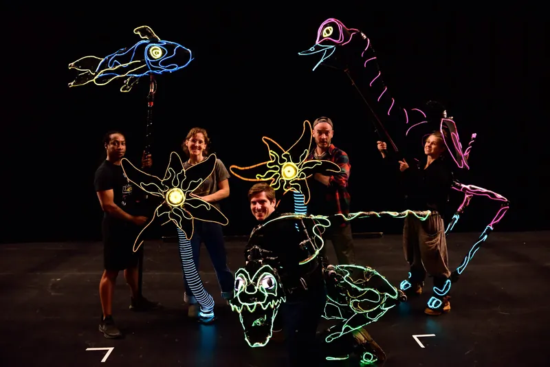 Dino-Light - Lightwire Theater