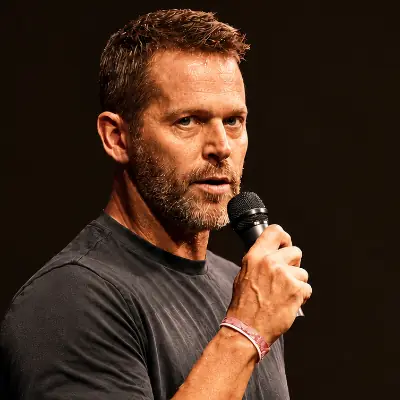 Dustin Anderson à Wiseguys Comedy Club — The Showroom