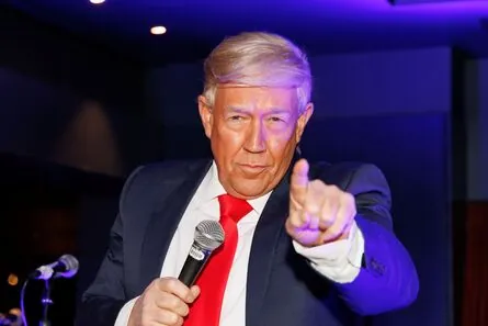 Donald Trump presents the funniest show on the Planet (All New Show)