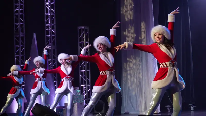 Frost - A Holiday Cirque Extravaganza at Five Flags Center