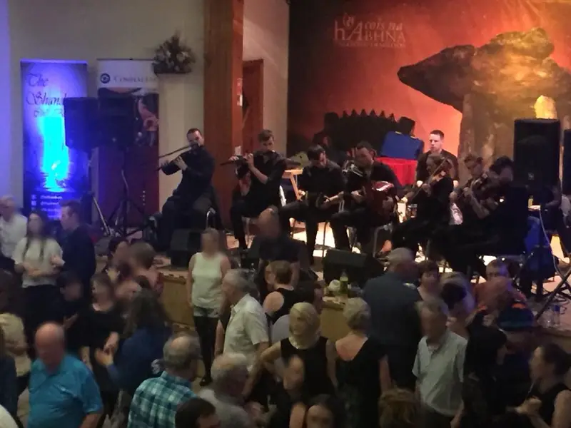Cois na hAbhna en Ennis, MUN