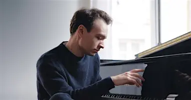 Pianist Jonathan Fournel