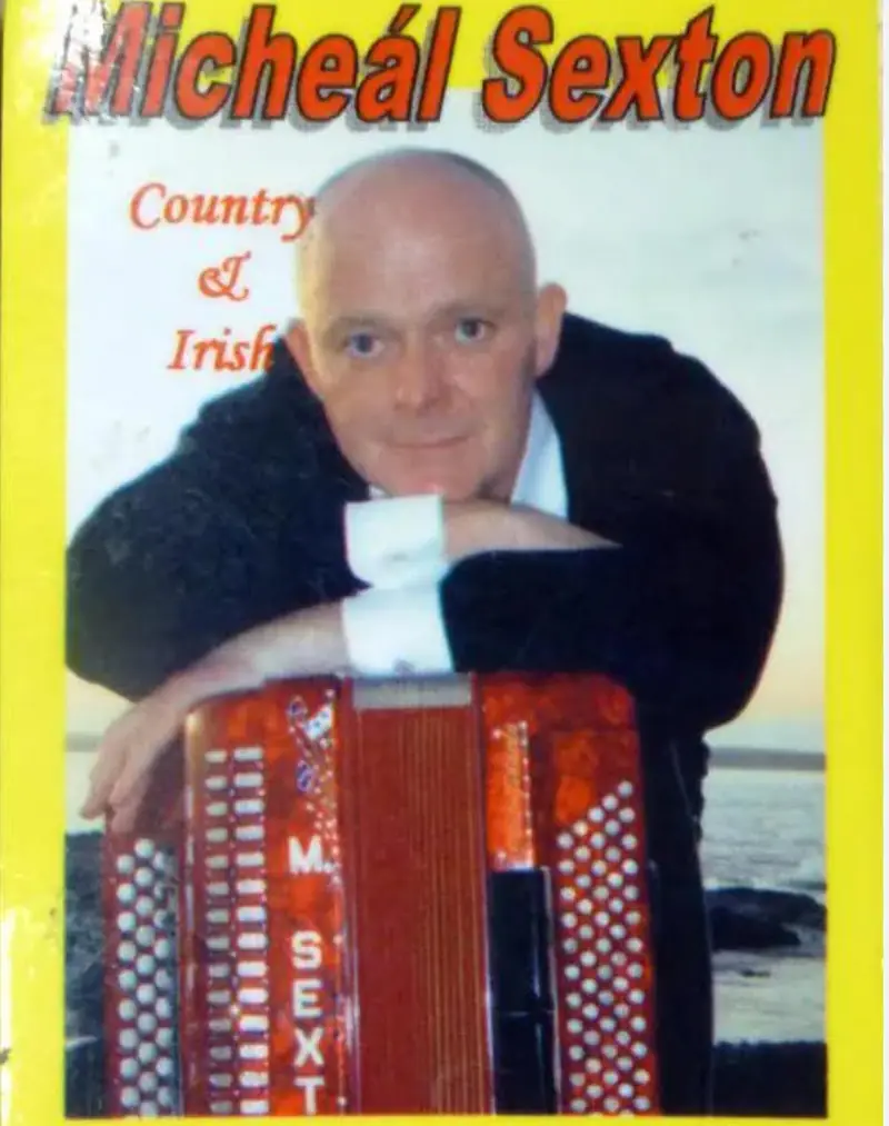 Micheál Sexton Céilí Band at Cois na hAbhna