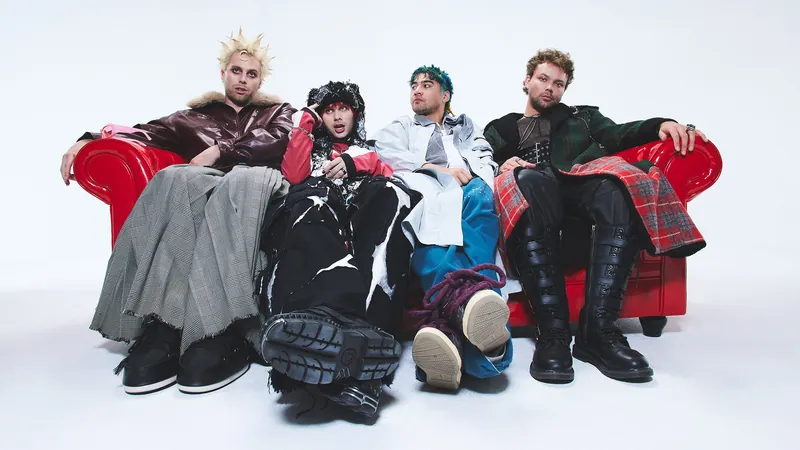 5 Seconds of Summer: EVERYONE'S A STAR! World Tour at Truliant Amphitheater