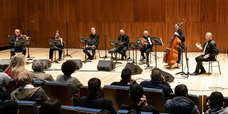 Shesh Besh à Koffler Arts (Koffler301)