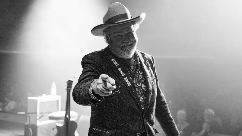 Robert Earl Keen at Greenfield Lake Amphitheater