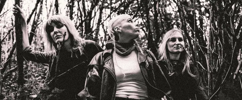 UPSTAIRS GIG – HAWXX