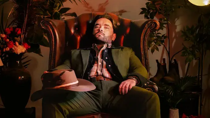 Adam Rowe: Fashionism