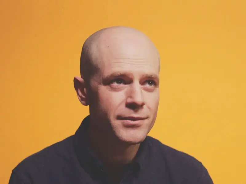 David Elms Describes a Room