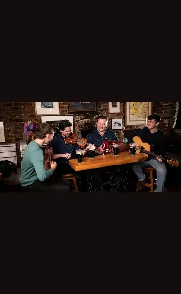 LUNCHTIME CONCERT: PETER STREET