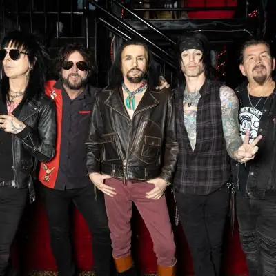 LA Guns at Rescue Rooms