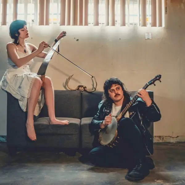 TUNES@NOON: Willow Switch