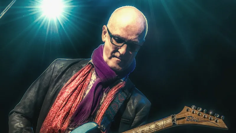 Kim Mitchell at The KEE to Bala