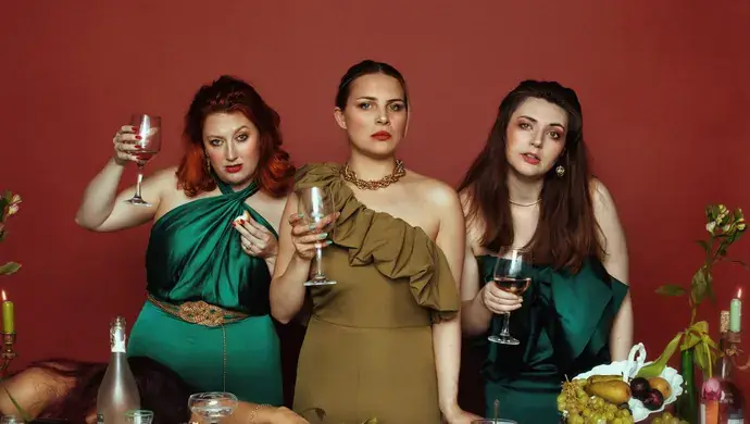 Flat & the Curves: Rosé Tinted