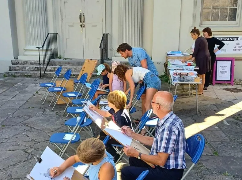 Jo Burlington : Draw or Be Drawn – An Evolving Tableau Vivante. Forecourt workshop