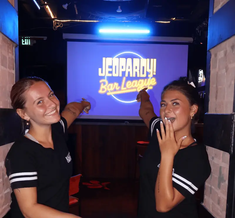 Jeopardy Bar League à Power Plant Live!