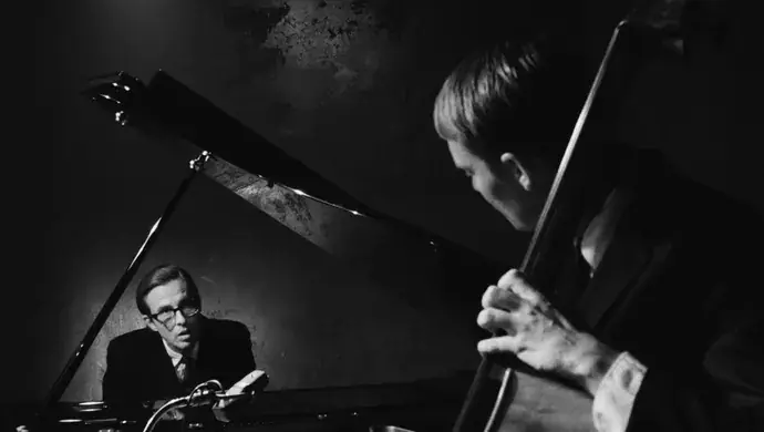 Everybody Digs Bill Evans (15) à HOME