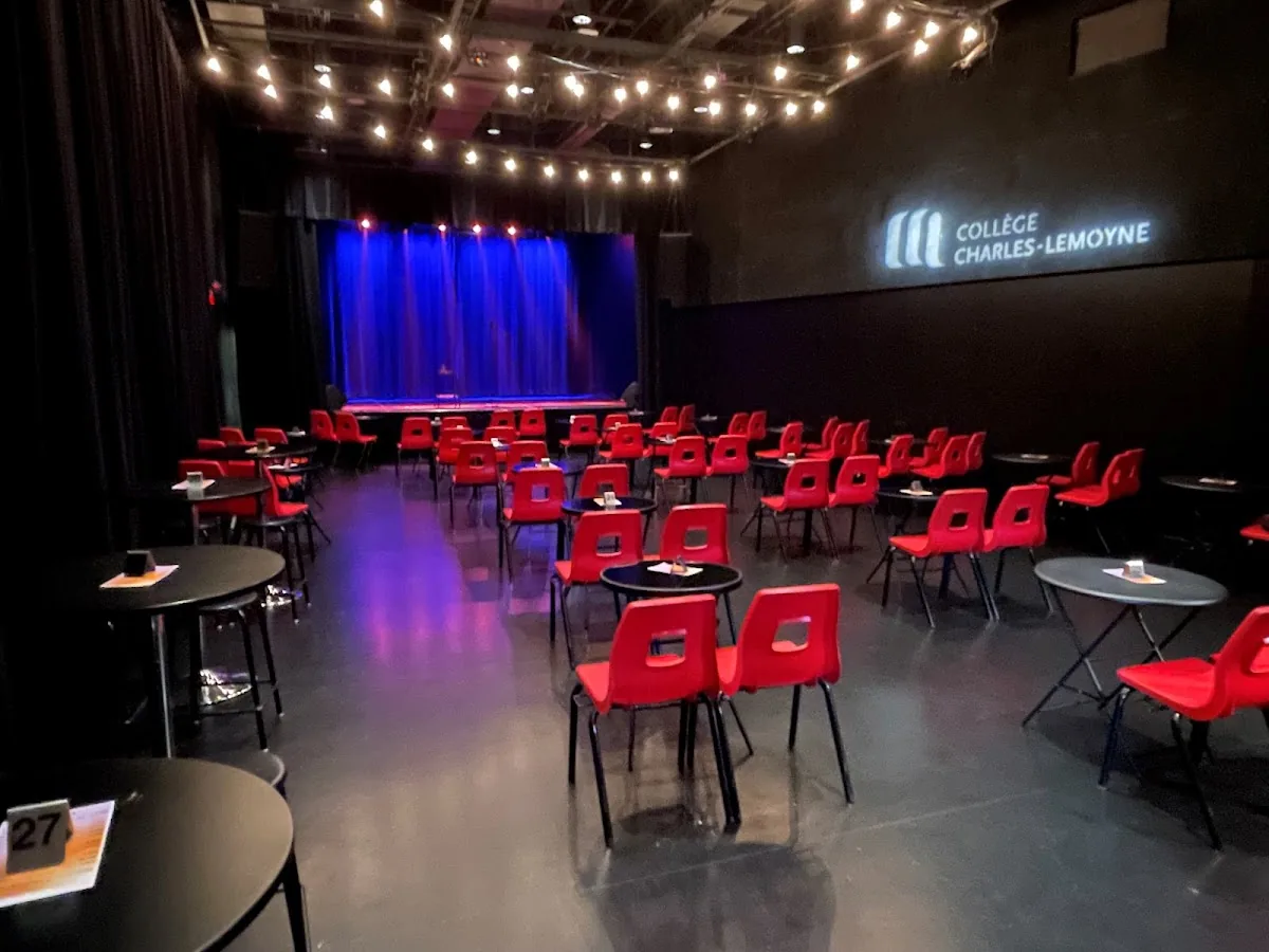 Salle de spectacle Fenplast à Longueuil, QC
