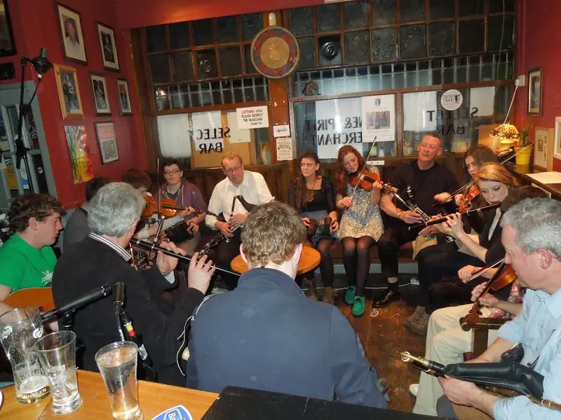 Traditional Irish Music Session à The Cobblestone