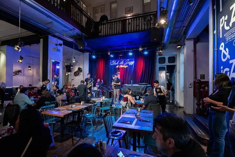 Delfina Leonor y Moncho Romero trío en Casa Maroto "Club de Jazz"