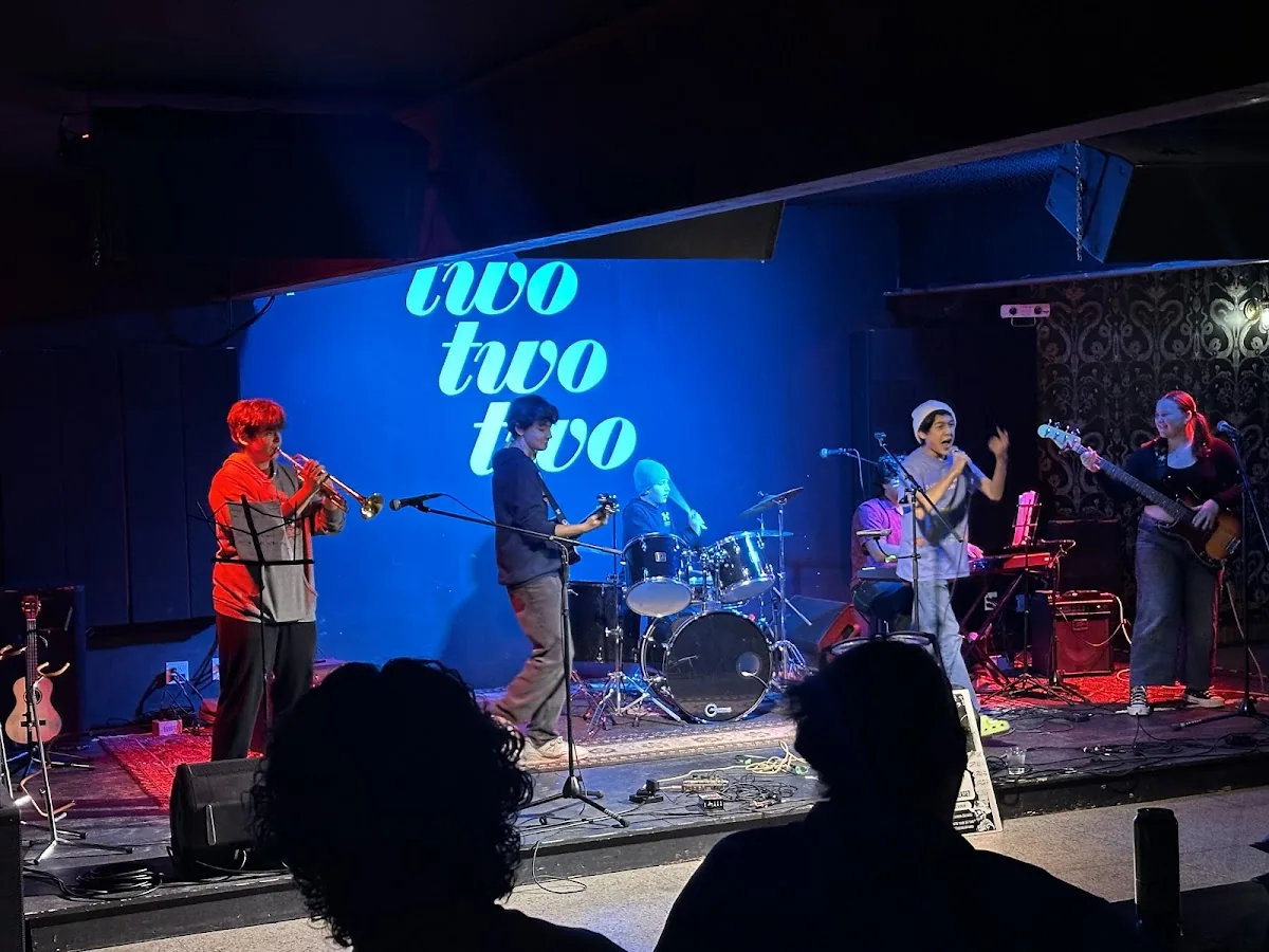 twotwotwo in Oshawa, ON