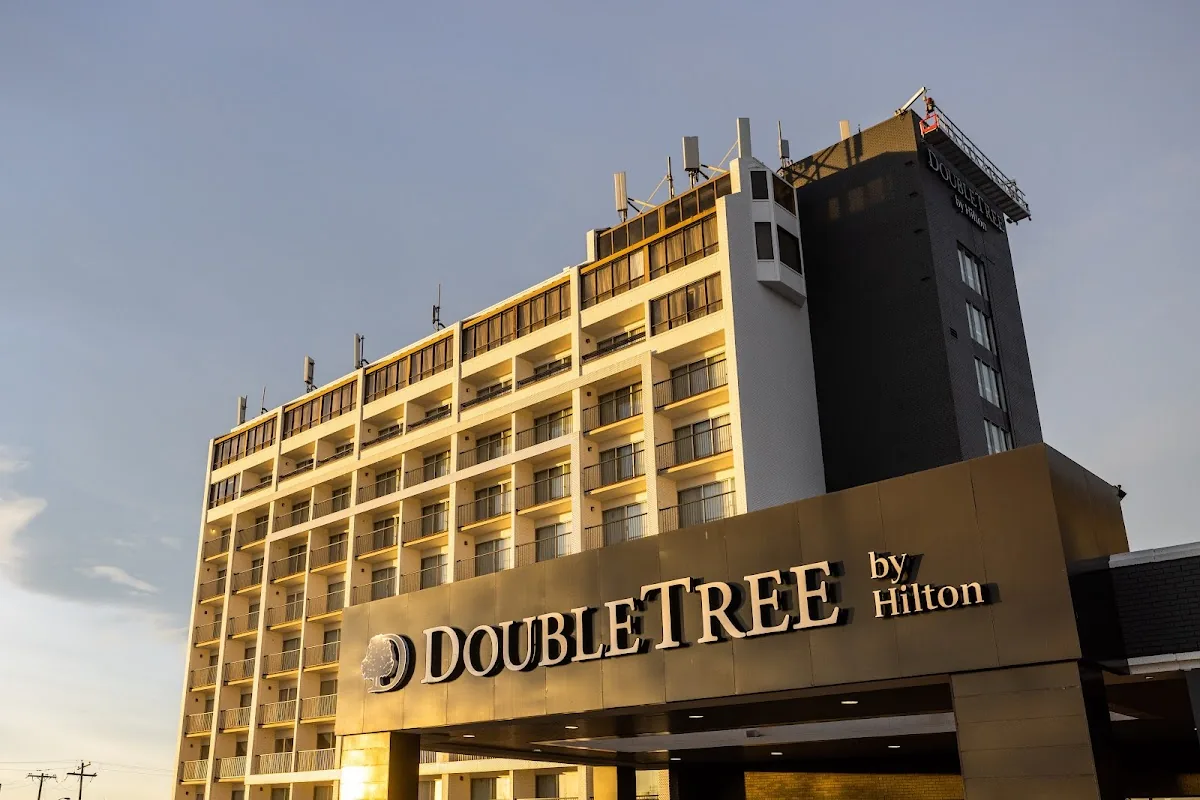 DoubleTree by Hilton Calgary North in Calgary, AB