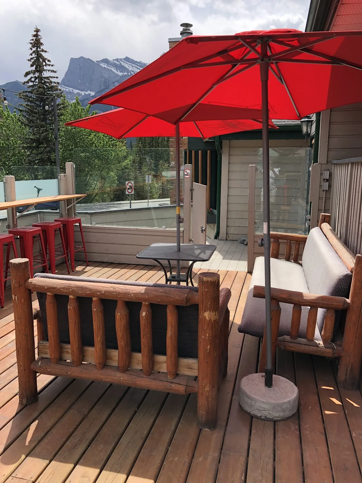 The Drake Screaming Retriever Restaurant & Brewery in Canmore, AB