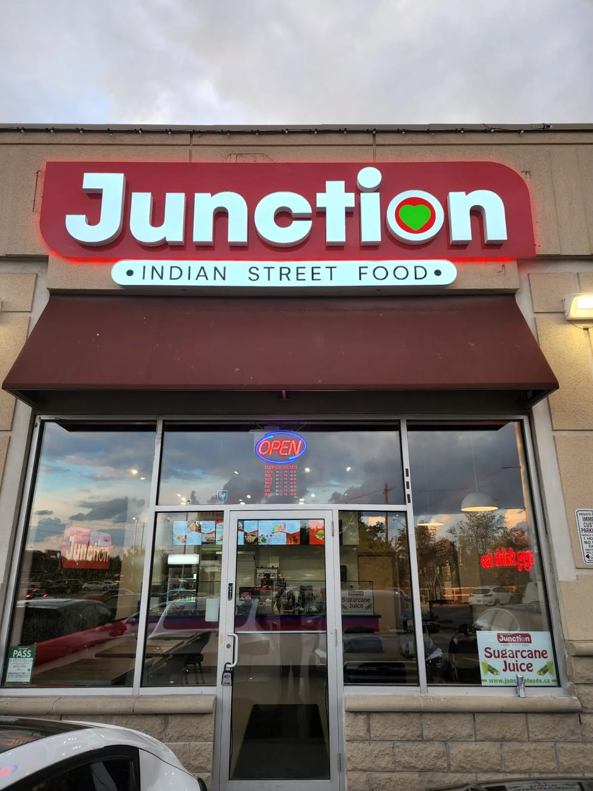Desi Food Junction - Restaurant - Bar - Live Events (FL 2-Backroom) in Toronto, ON