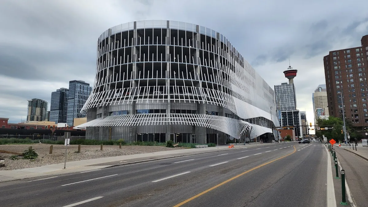 Platform in Calgary, AB