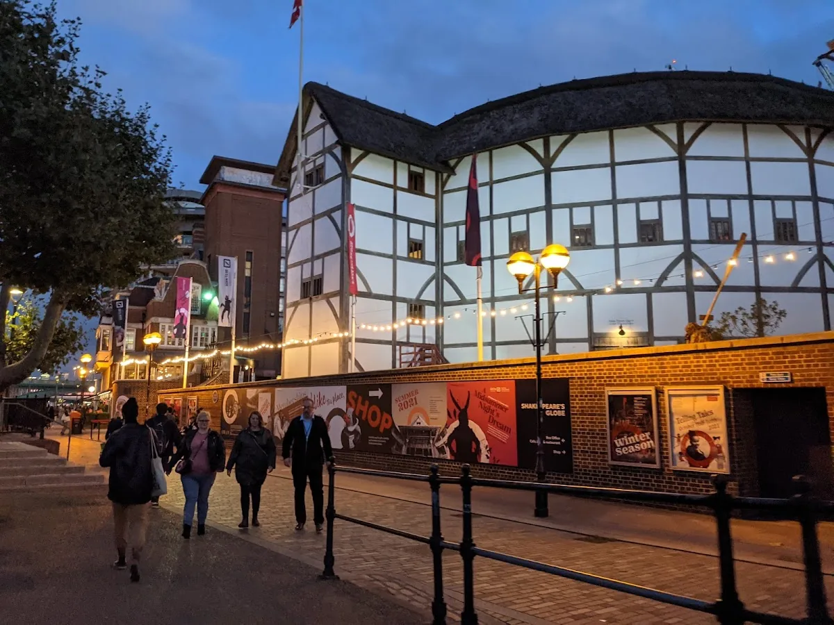 Shakespeare's Globe in London, LON