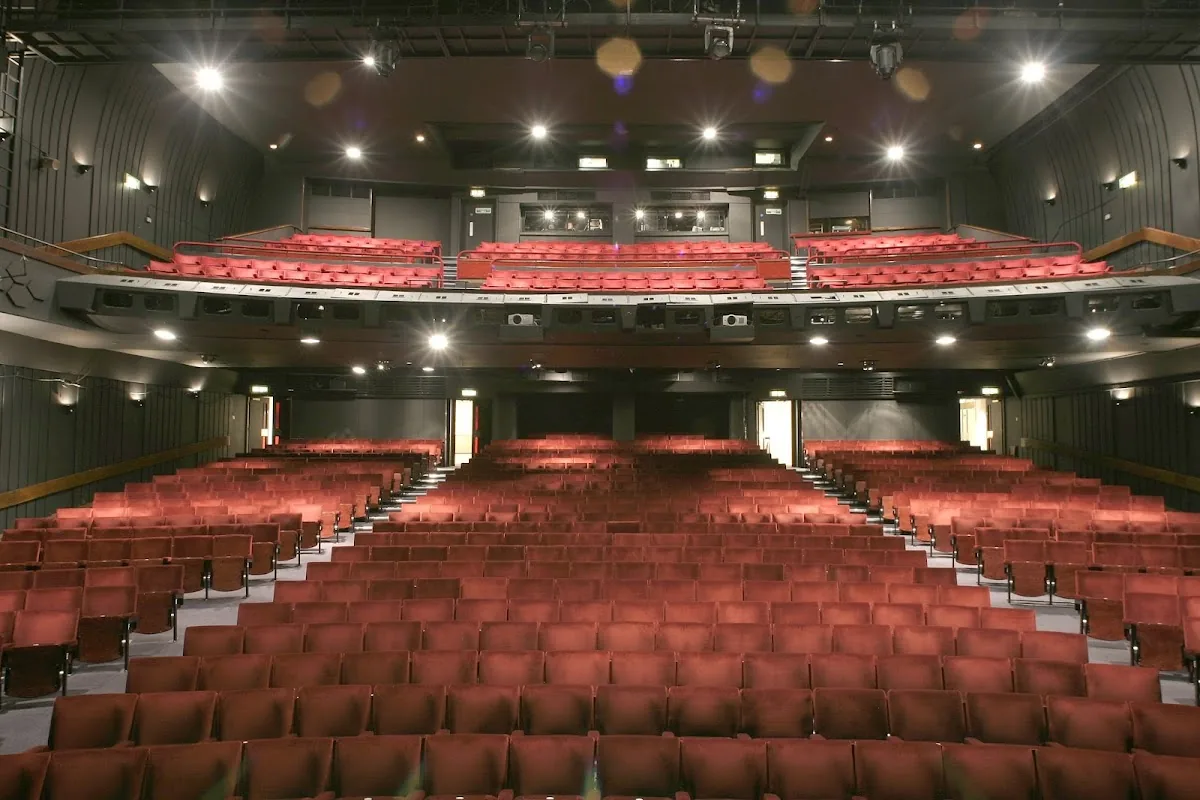 Peacock Theatre in London, LON