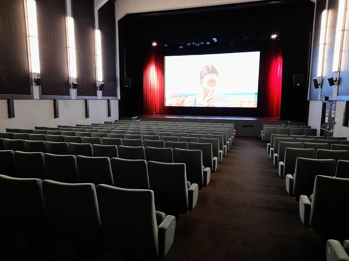Cine Lumiere in London, LON