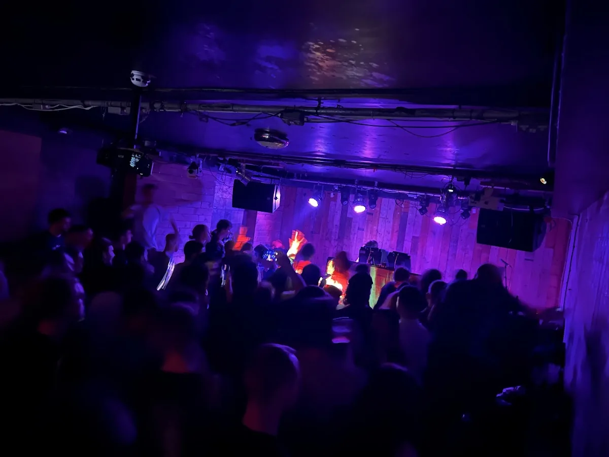 The Waiting Room in London, EOE