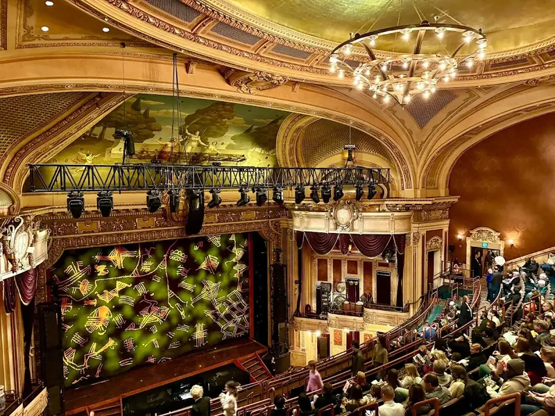 Six at Hippodrome Theatre